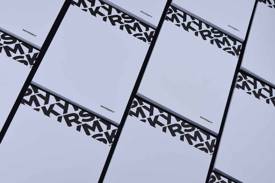 Liimasidotut muistilehtiöt omalla painatuksella