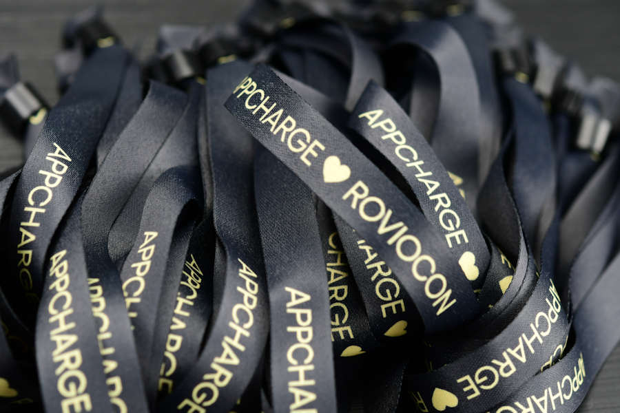 Kangasrannekkeet painettuna RPET kierrätysmuovista