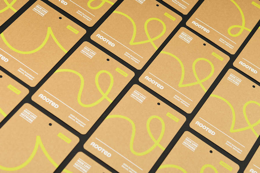 Biohajoava valkaisematon kierrätyspaperinen tapahtumapassi