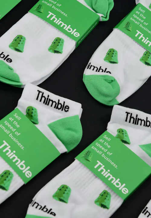 Sukat omalla logolla