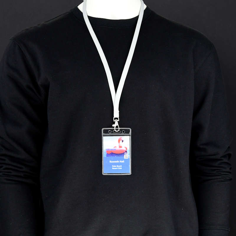 Kirkas Nimikorttikotelo A8 joustavaa muovia kaulanauhalle tai klipsille