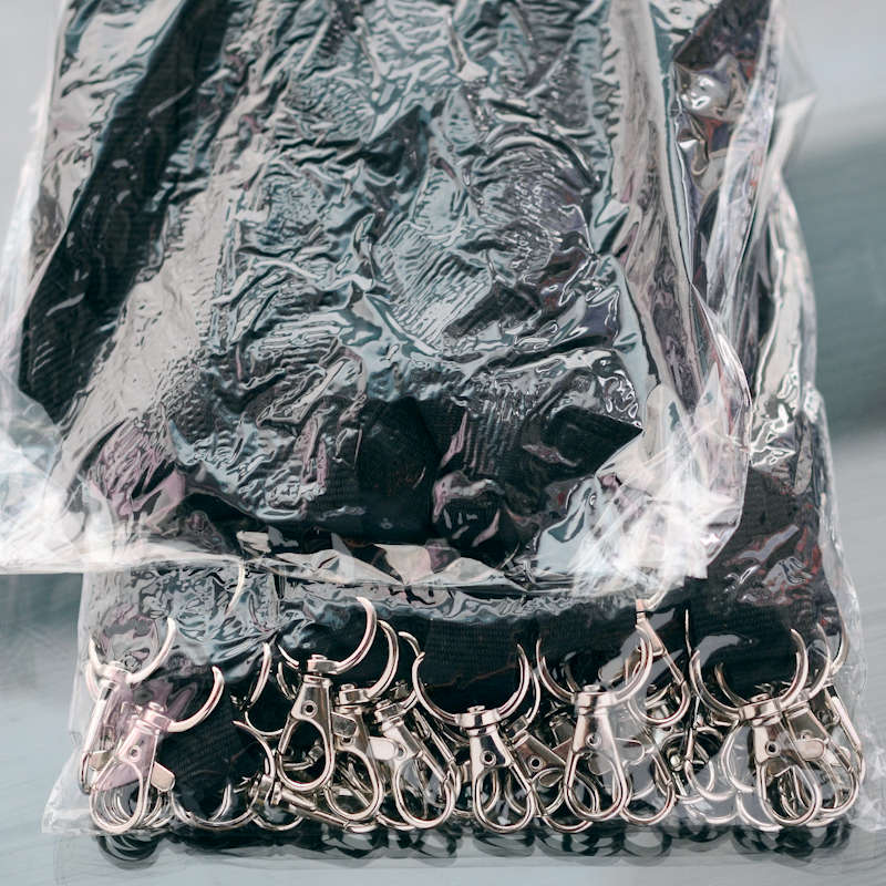 Musta Avainnauha 20mm kahdella klipsillä, ei turvalukkoa, pehmeä materiaali