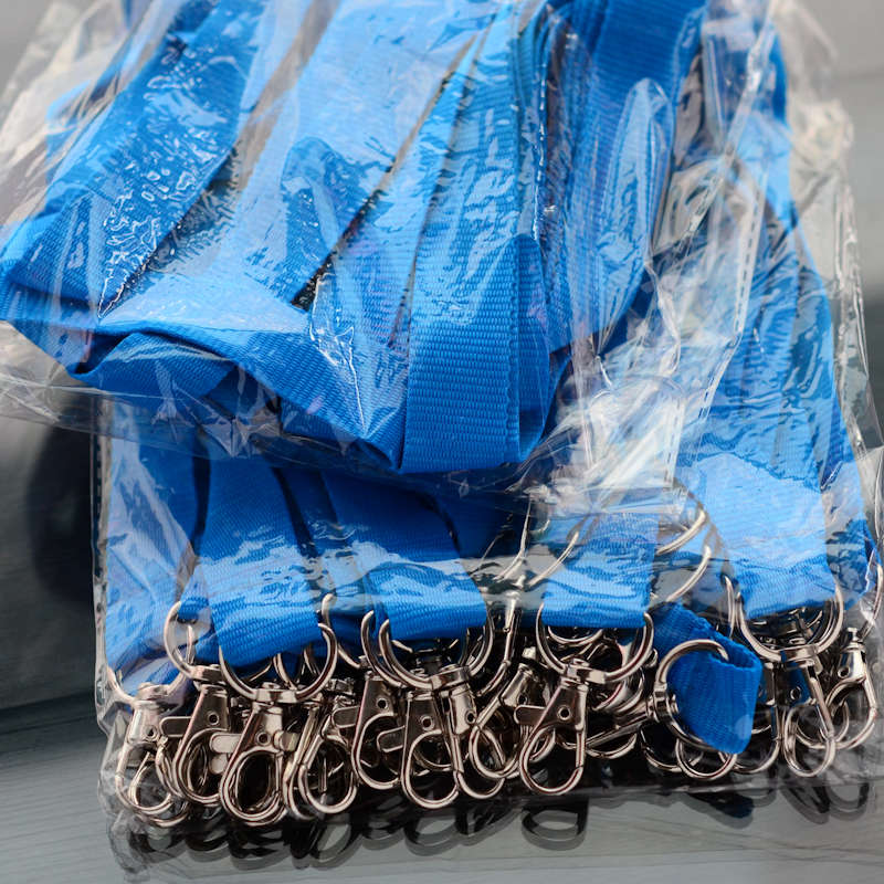 Sininen Avainnauha 20mm kahdella klipsillä, ei turvalukkoa, pehmeä materiaali