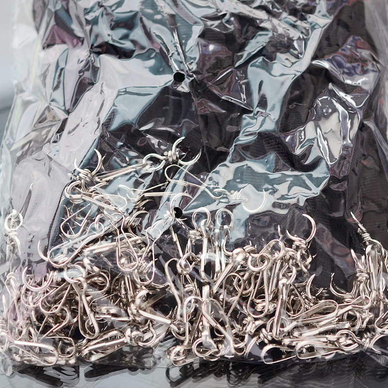 Musta Easy Economy 10mm kaulanauha klipsillä, ilman turvalukkoa