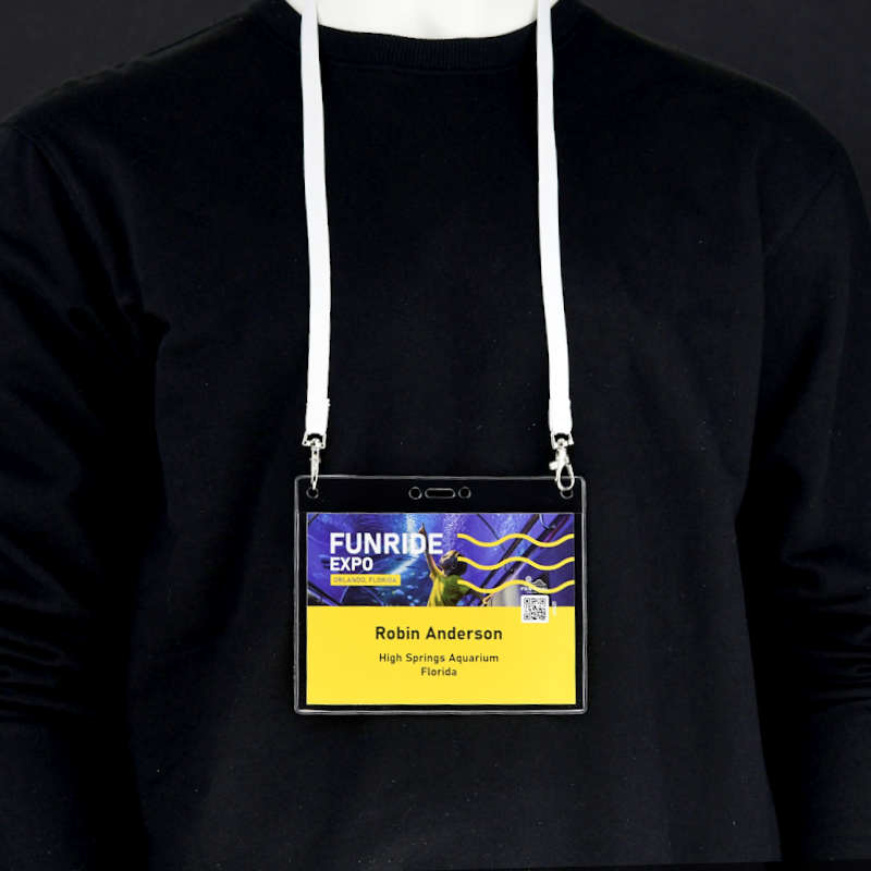 Kirkas A6 postikorttikokoinen vaakasuuntainen vinyylitasku