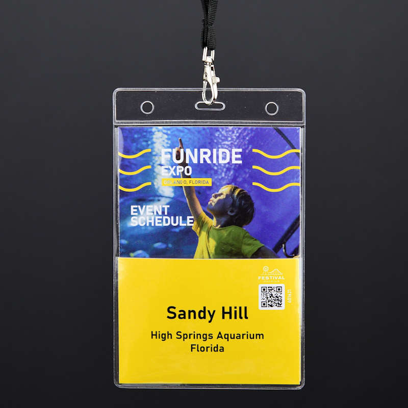 Kirkas Muovitasku A6 ja A7 kortille, esim käsiohjelma ja pääsylippu