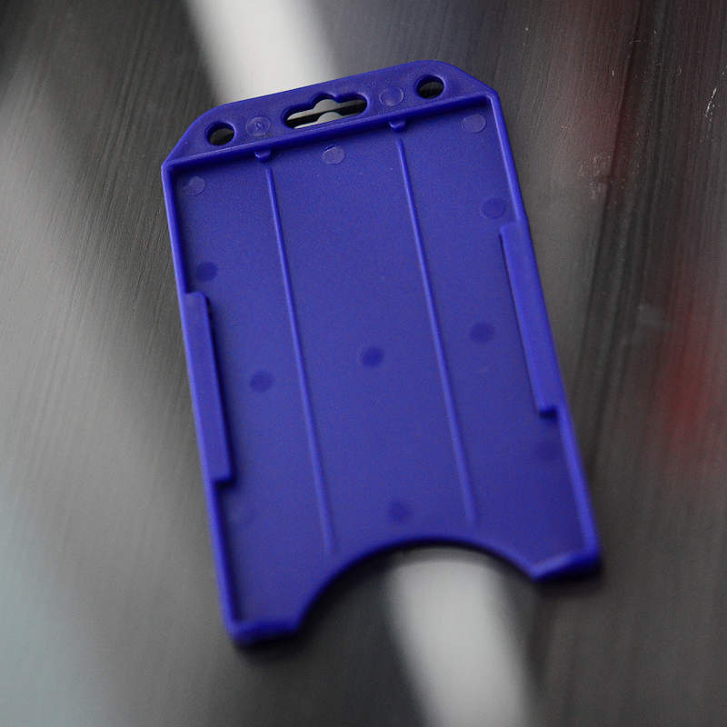 Sininen Perinteinen ID-kortin pidike yhdelle kortille