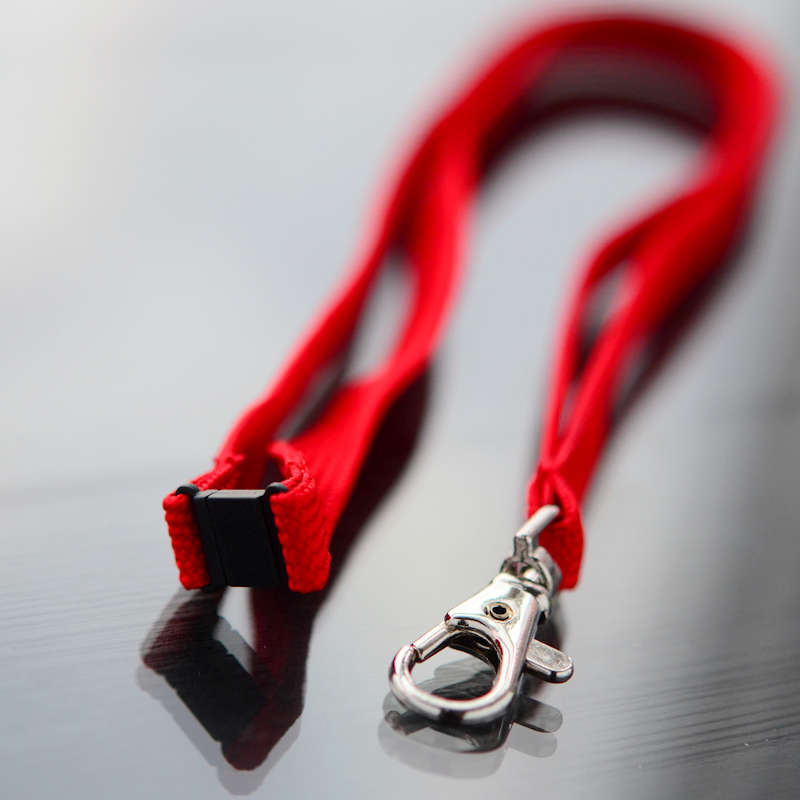 Viininpunainen Classic 10mm kaulanauha turvalukolla ja papukaijaklipsillä