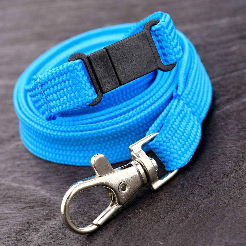 Turkoosi Classic 10mm kaulanauha turvalukolla ja papukaijaklipsillä