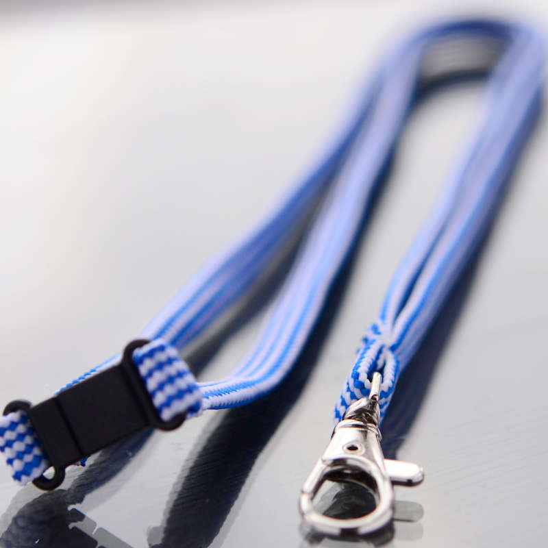 Suomi Finland Retro Classic 10mm kaulanauha turvalukolla ja papukaijaklipsillä