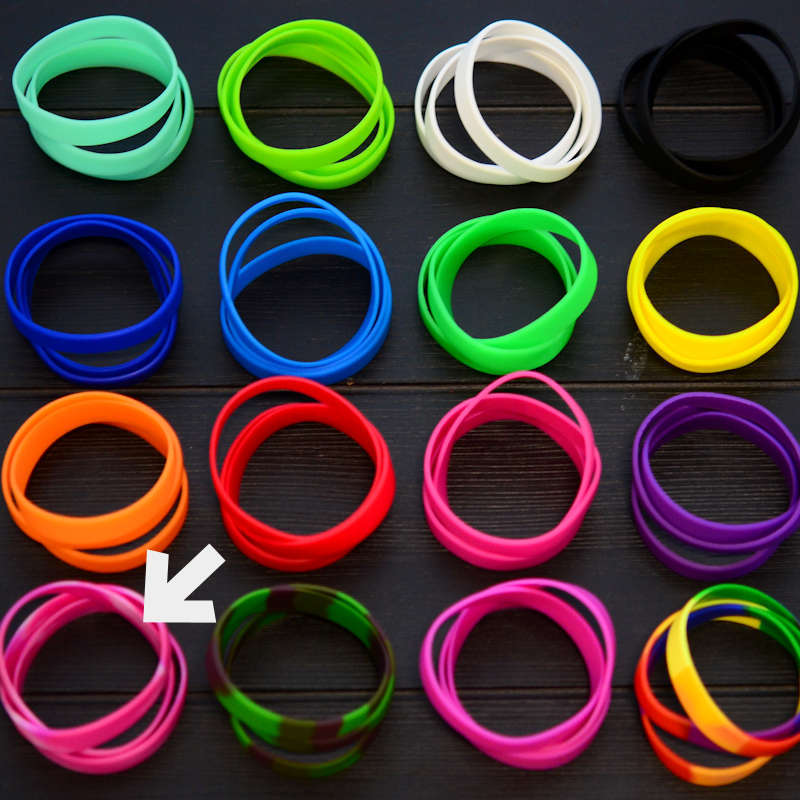 Camo Pinkki Silikoniranneke varastotuotteena